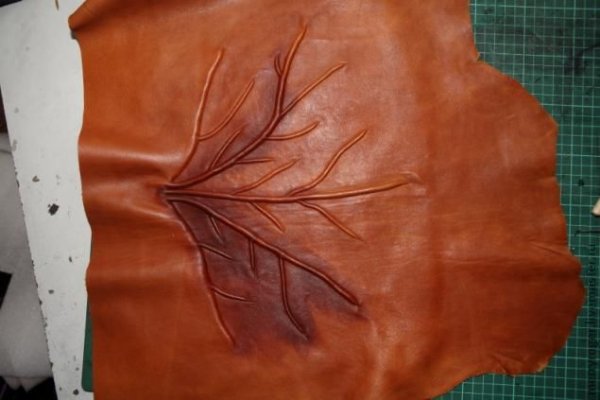 Сумка лист из кожи