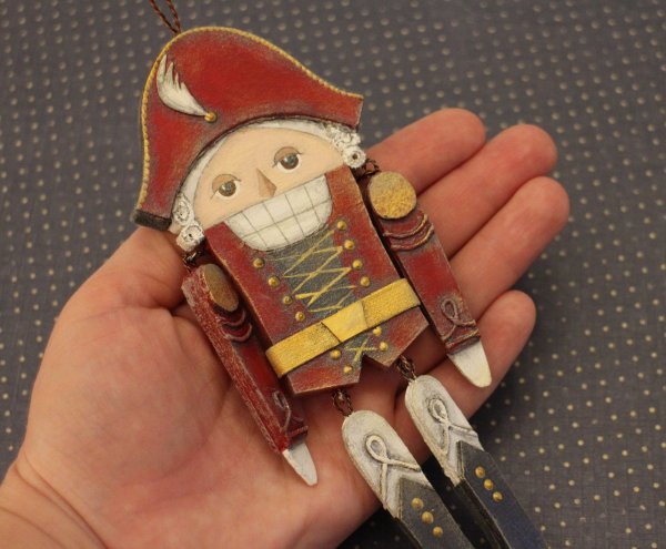 Щелкунчик игрушка из картона
