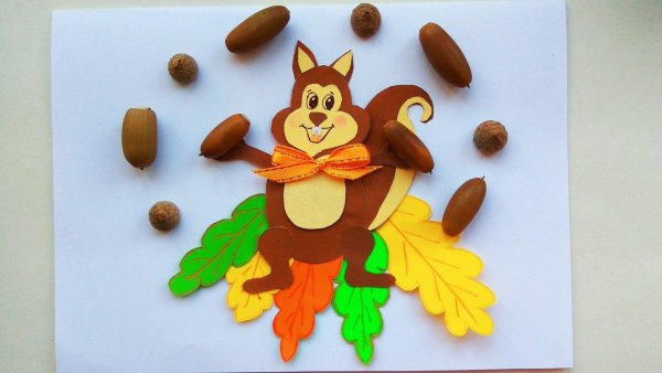 Аппликация из листьев и пластилина