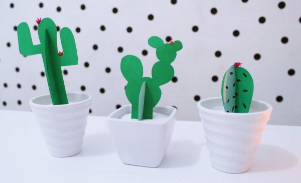 Картонные кактусы