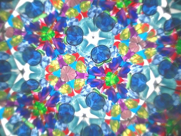 Разноцветные стеклышки для детей