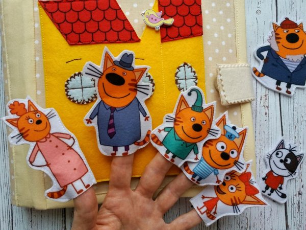 Домик три кота из фетра