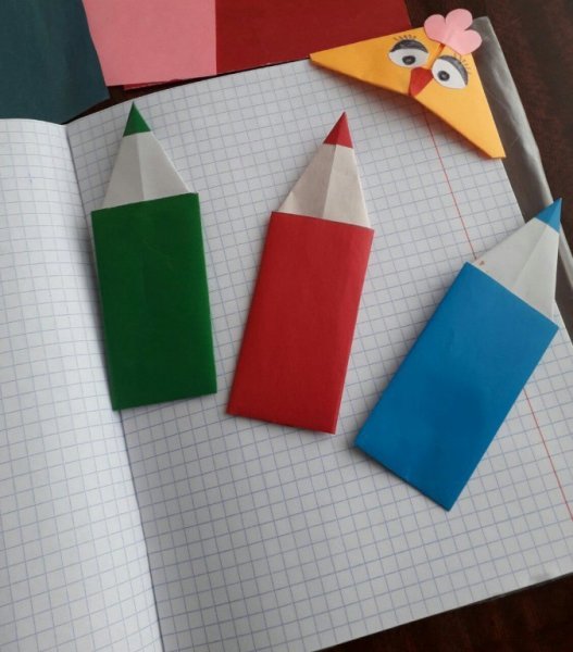 Карандаш закладка из бумаги