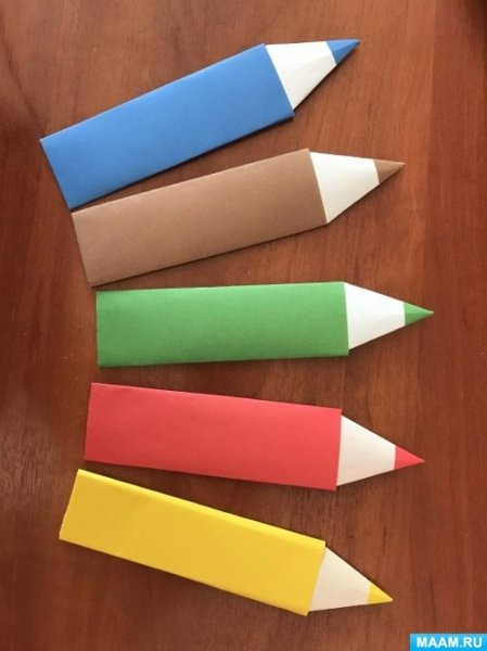 Карандаш из цветной бумаги