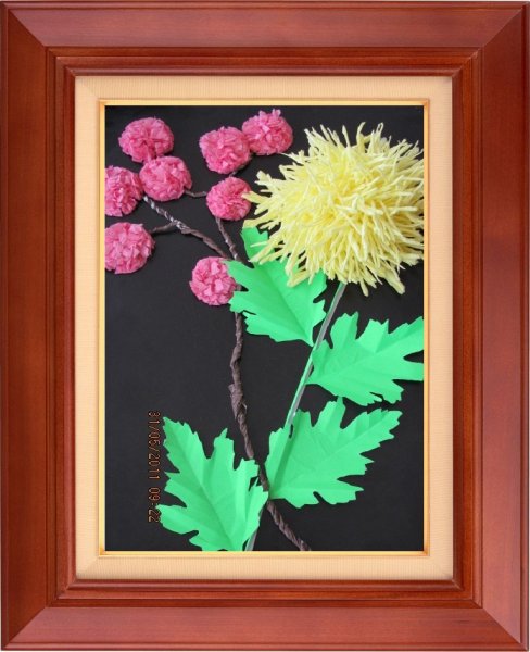 Аппликация Хризантема из цветной бумаги