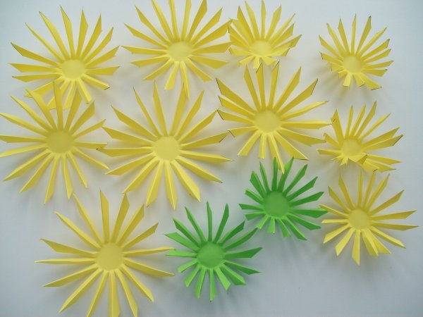 Красивые цветы из цветной бумаги