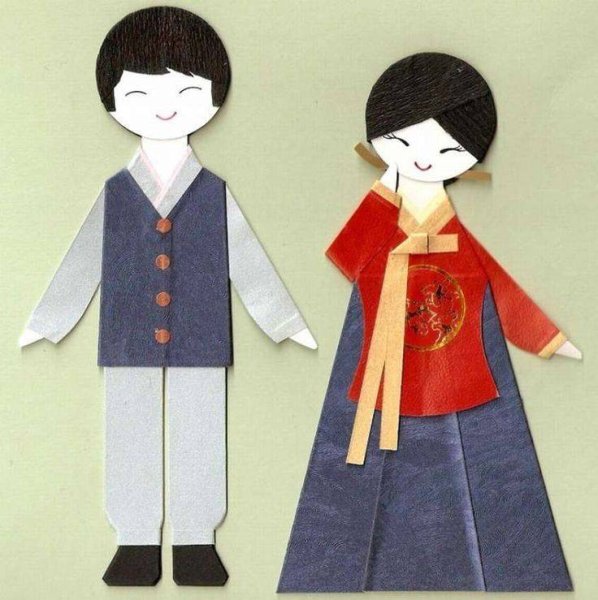 Кукла из картона в национальном костюме