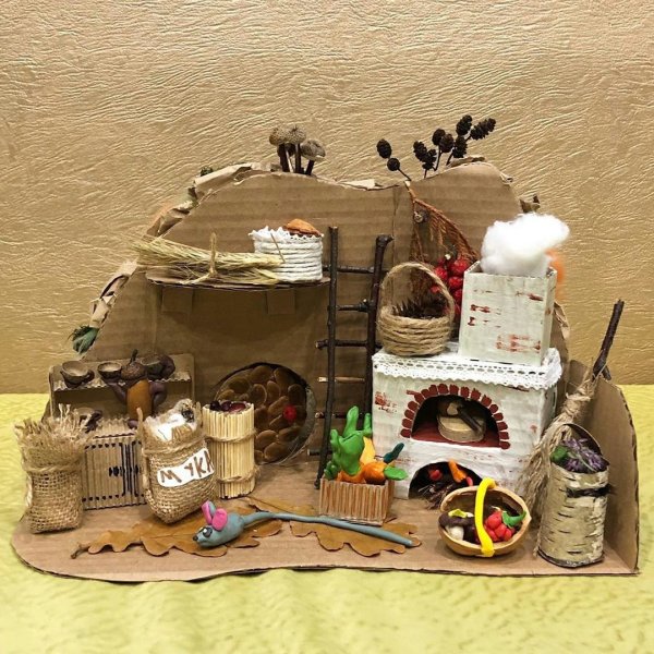 Поделка домик из бросового материала