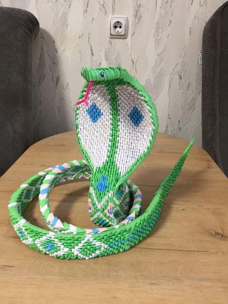 Модульное оригами змея