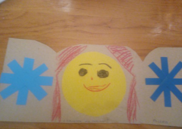 Аппликация в младшей группе Колобок на окошке