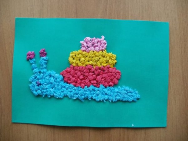 Аппликация из скрученных салфеток