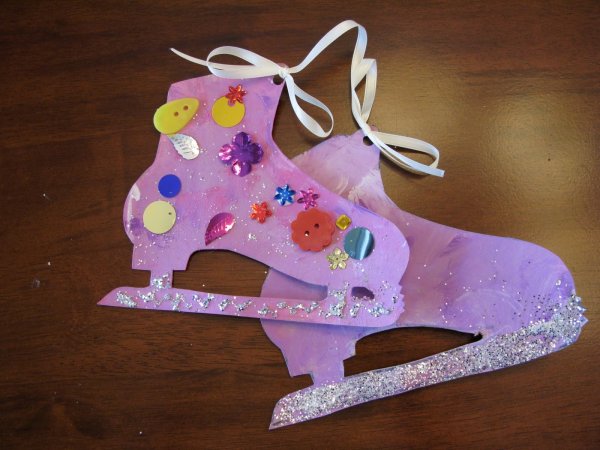 Поделка коньки для детей