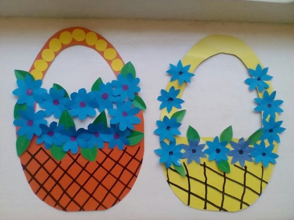 Корзина с цветами из цветной бумаги
