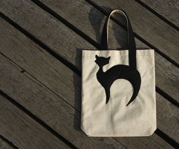 Украшение холщевой сумки кошка