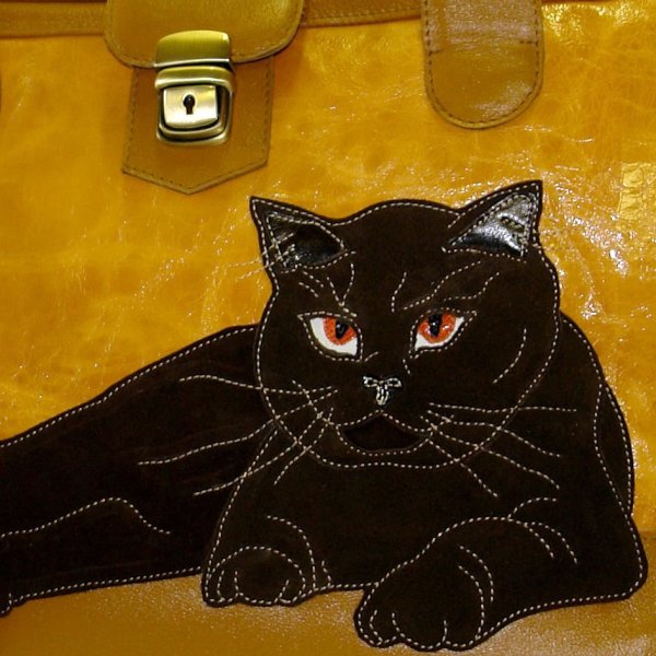 Аппликация черный кот из ткани
