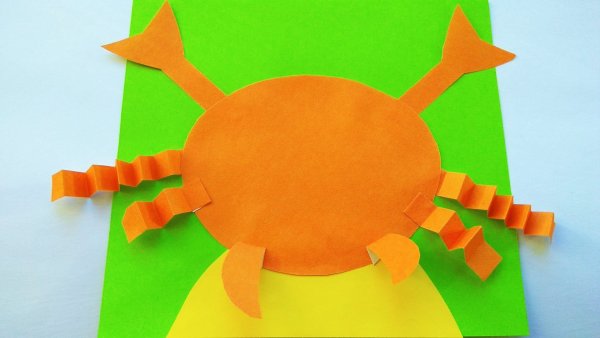 Краб из цветной бумаги для детей