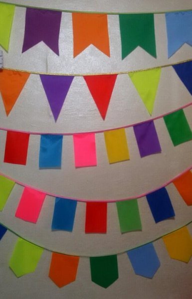 Аппликация красивые флажки