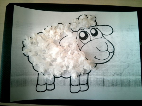 Аппликация Овечка из салфеток