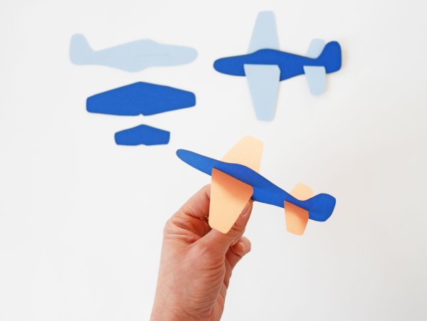 Самолет из картона