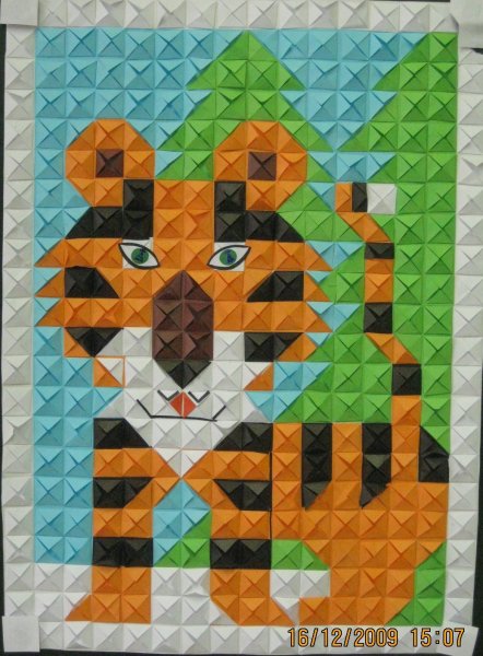 Мозаика из бумажных квадратиков