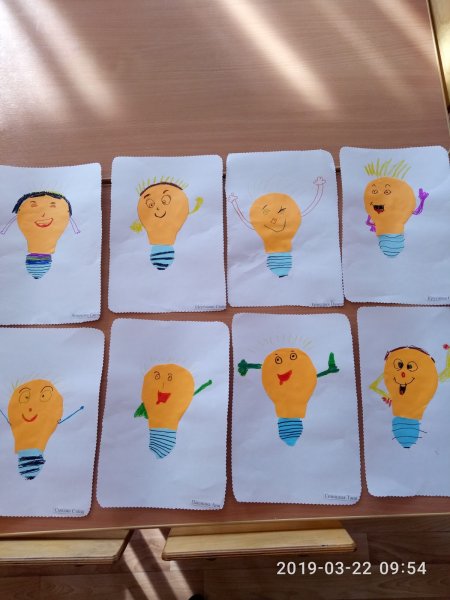 Аппликация веселая лампочка