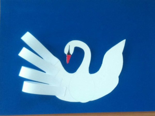 Аппликация из белой бумаги