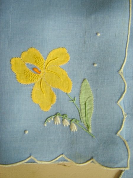 Аппликация на ткани из льна