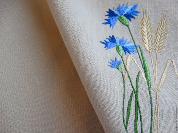 Василек гладью