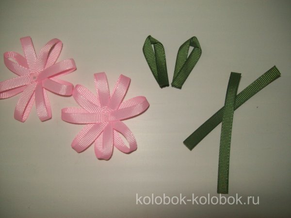 Цветочки из узкой тесьмы