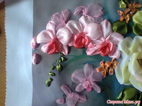 Орхидеи вышитые лентами