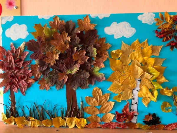 Аппликация Золотая осень из природного материала