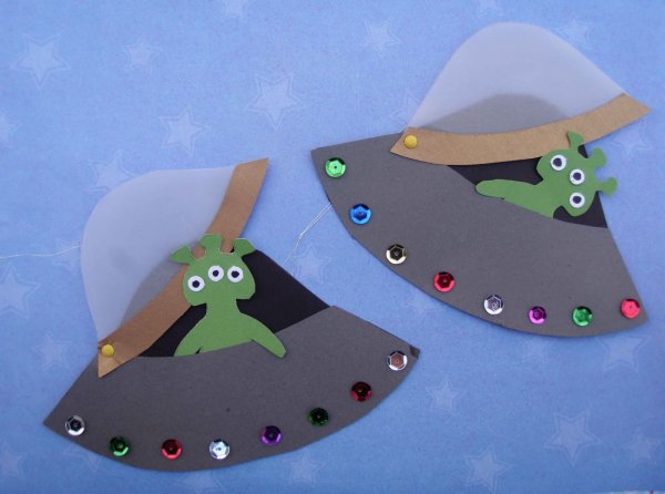 Поделка инопланетянин