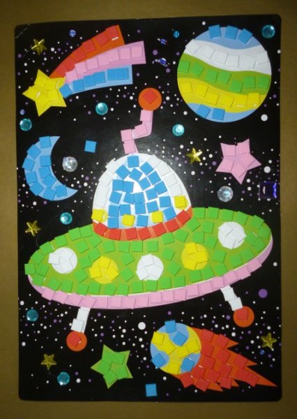 Аппликация из цветной бумаги космос