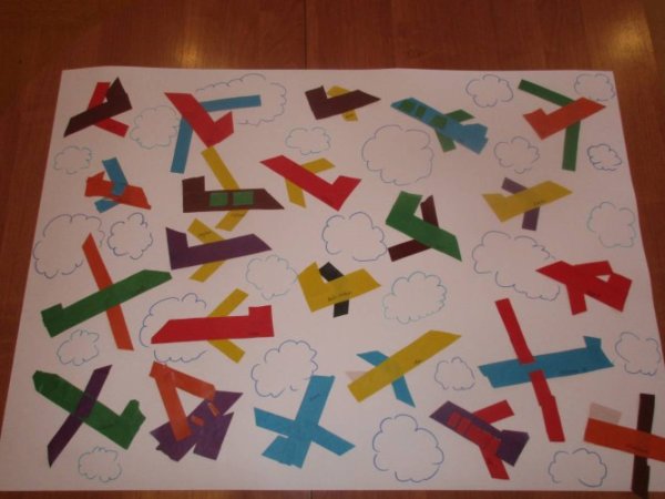 Коллективная композиция летящие самолеты