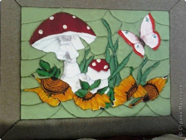 Аппликация на пенопласте из ткани