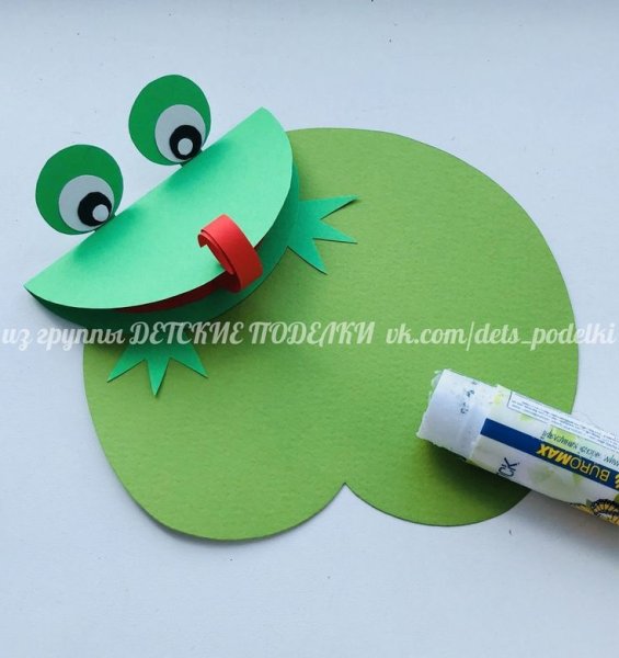 Поделка лягушка из бумаги