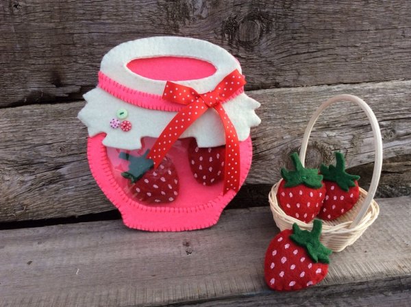 Малина из фетра