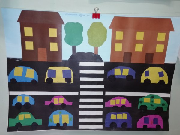 Аппликация в страоей группе