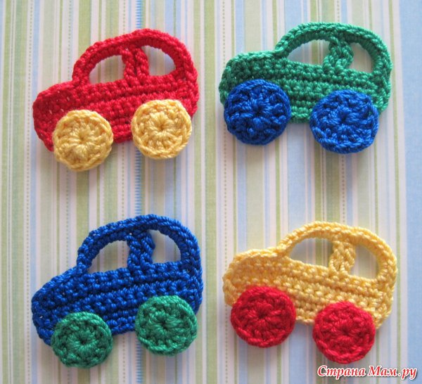 Вязаная аппликация машинка