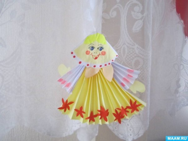 Матрешка из бумаги гармошкой