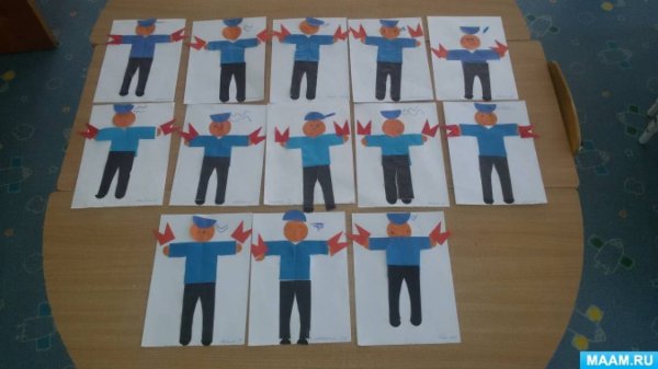 Матрос с сигнальными флажками старшая группа