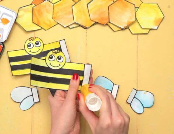 Аппликация пчелы и мед