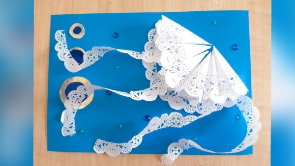 Море из ажурных салфеток