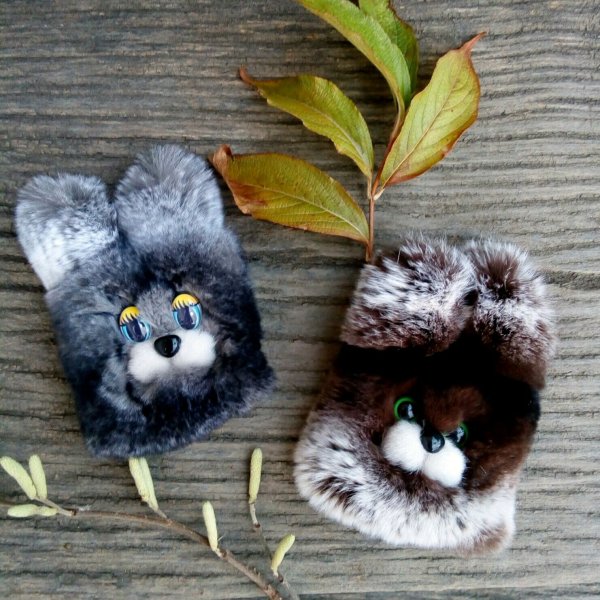 Брошь из меха норки