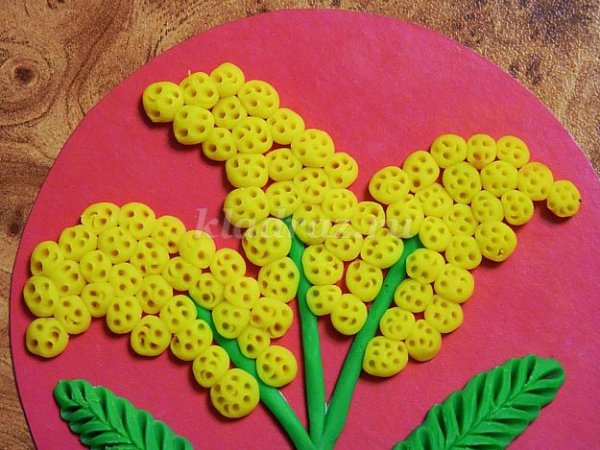 Веточка мимозы пластилином