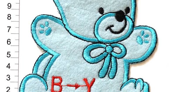 Аппликация на вязаном изделии