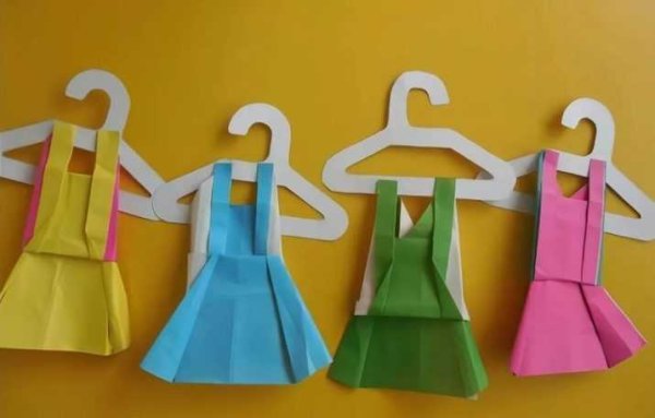 Аппликация одежда в старшей группе детского сада