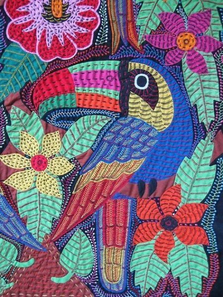 Абстрактные аппликации из ткани