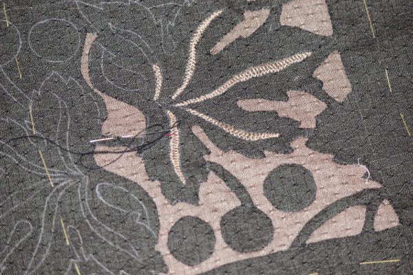 Прорезная аппликация мола