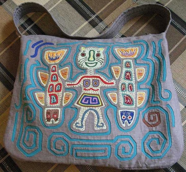 Прорезная аппликация мола